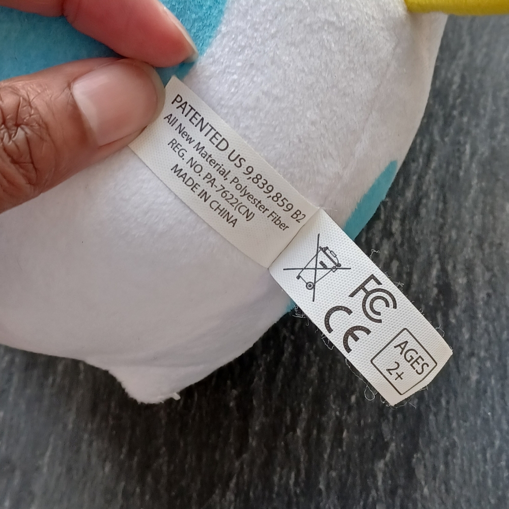 โMove Play Extreme Egg Toss Plush egg chicken - Picture 10 of 15